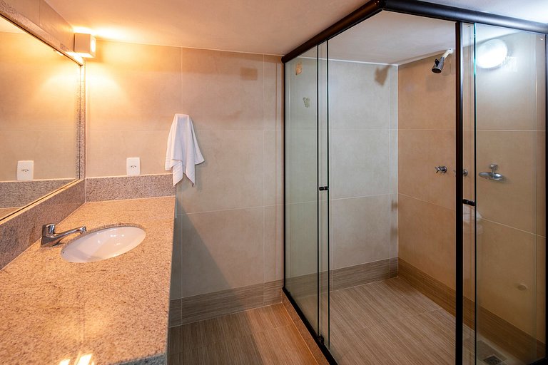 Buz039 - Casa à beira-mar com piscina e quadra de tênis