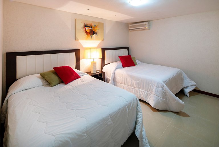 Buz039 - Casa à beira-mar com piscina e quadra de tênis