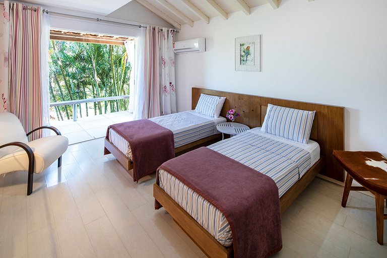 Buz055 - Charming 5 bedroom villa with a view of Geribá