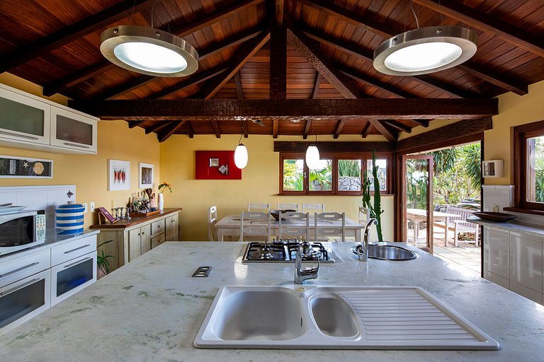 Buz025 - Casa de luxo com quatro quartos e piscina em Búzios