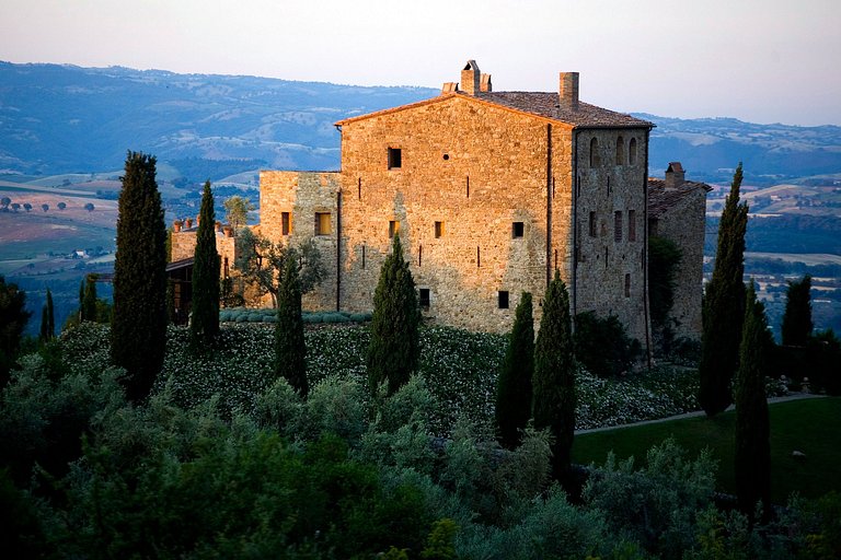 Tus008 - Spectacular Tuscan Castle from XI century