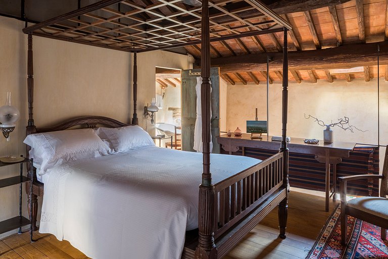 Tus008 - Spectacular Tuscan Castle from XI century