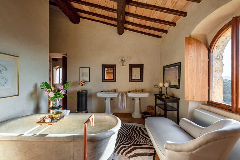 Tus008 - Spectacular Tuscan Castle from XI century