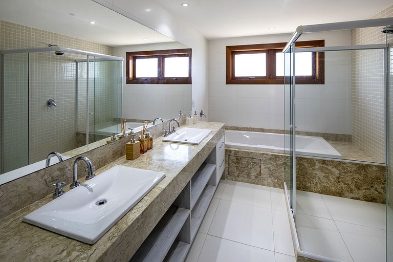Buz049 - Great 8 bedroom house near Ferradura beach