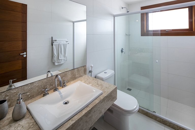 Buz049 - Ótima casa de 9 quartos perto da praia da Ferradura