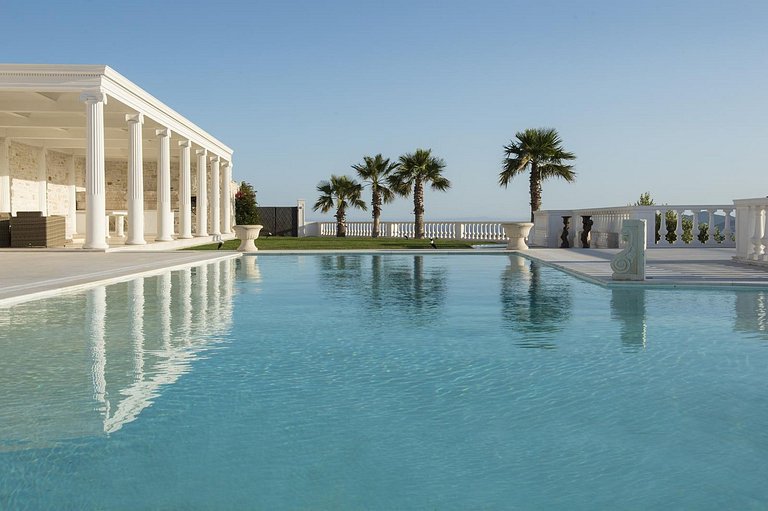 Cyc057 - Villa in the south west of the island of Paros