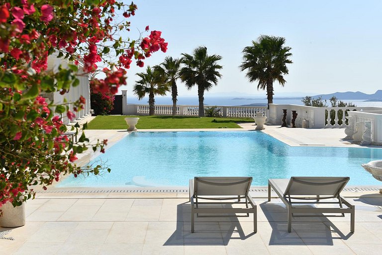 Cyc057 - Villa in the south west of the island of Paros