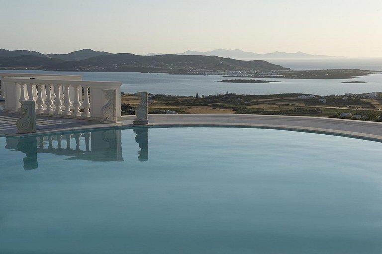 Cyc057 - Villa in the south west of the island of Paros