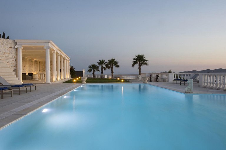 Cyc057 - Villa in the south west of the island of Paros