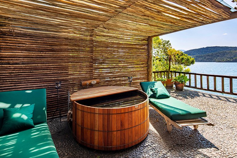 Ang005 - Paradise island in Angra dos Reis