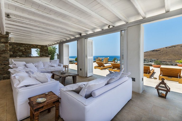 Cyc064 - Villa in Syros overlooking the Aegean Sea