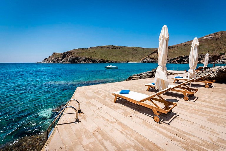 Cyc064 - Villa in Syros overlooking the Aegean Sea