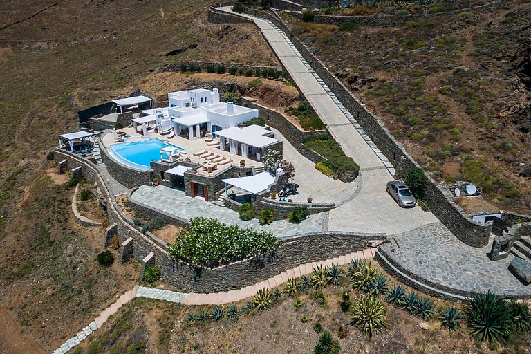Cyc064 - Villa in Syros overlooking the Aegean Sea