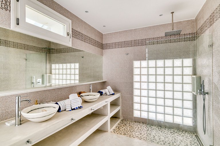 Cyc053 - Luxurious villa in Paros