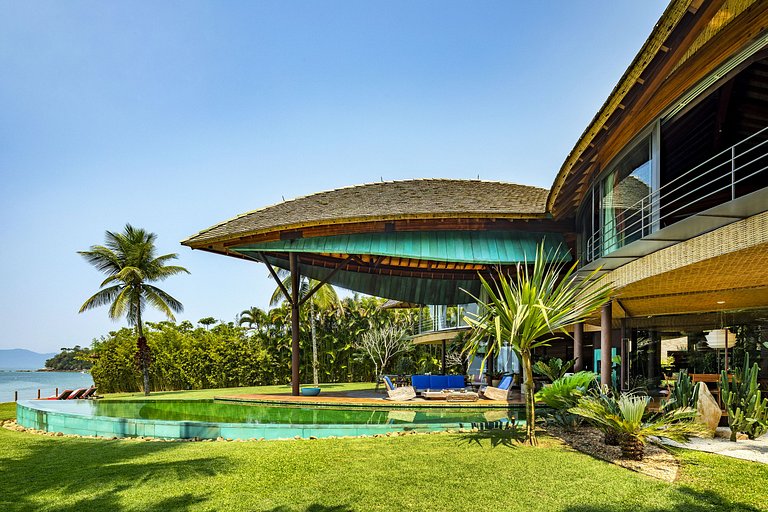Ang001 - Luxurious villa by the sea in Angra dos Reis