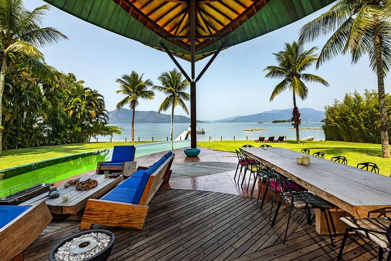 Ang001 - Luxurious villa by the sea in Angra dos Reis