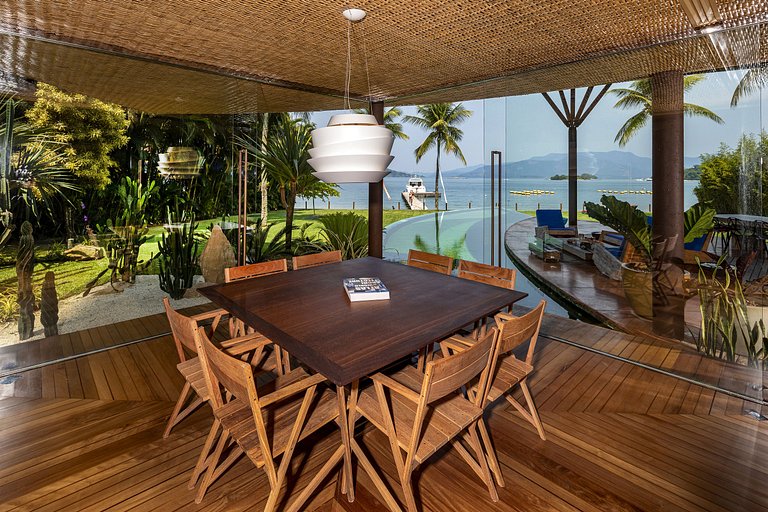 Ang001 - Luxurious villa by the sea in Angra dos Reis