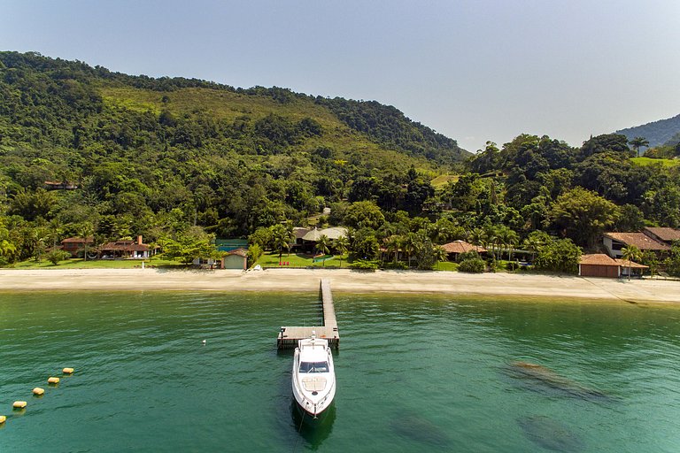 Ang001 - Luxurious villa by the sea in Angra dos Reis