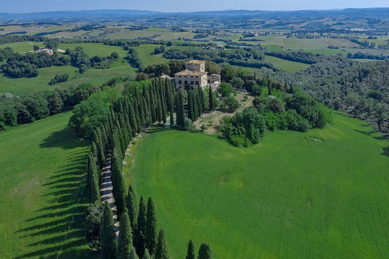 Tus005 - Castle in the region of Siena