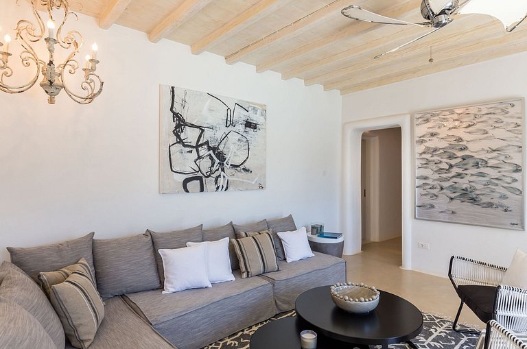 Cyc080 - Villa by the golden beach, Mykonos