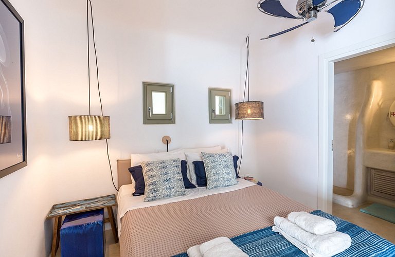 Cyc080 - Villa by the golden beach, Mykonos