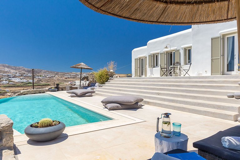 Cyc080 - Villa by the golden beach, Mykonos
