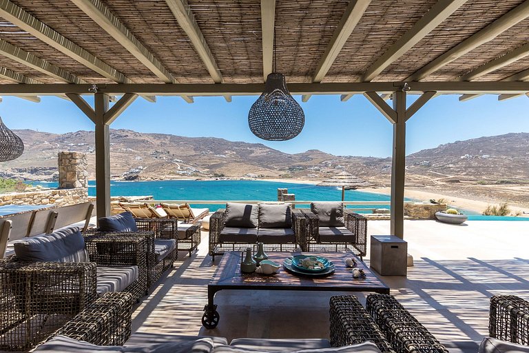 Cyc080 - Villa by the golden beach, Mykonos
