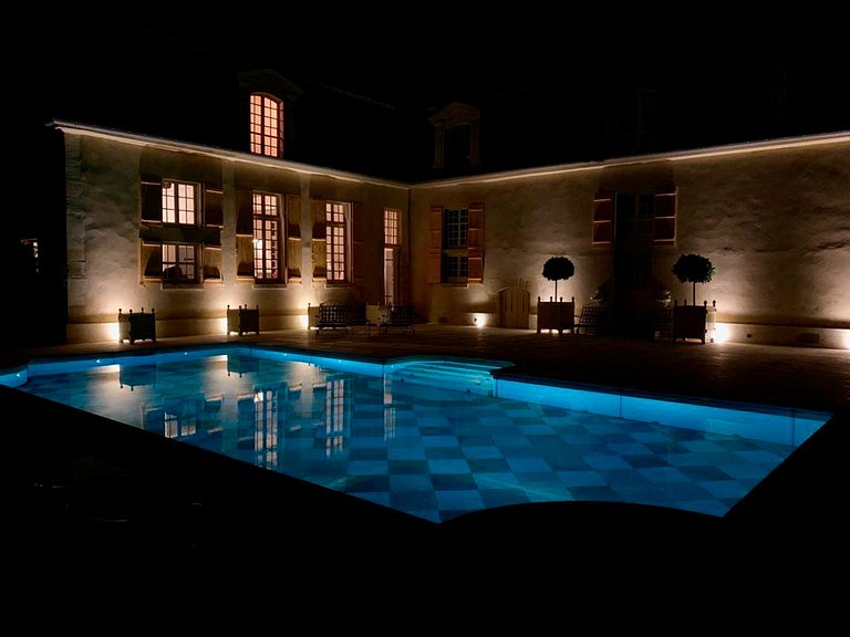 Idf002 - Château historique, près de Paris