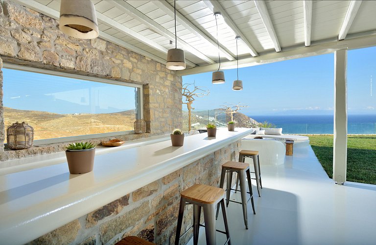 Cyc084 - Villa above Elia beach, Mykonos