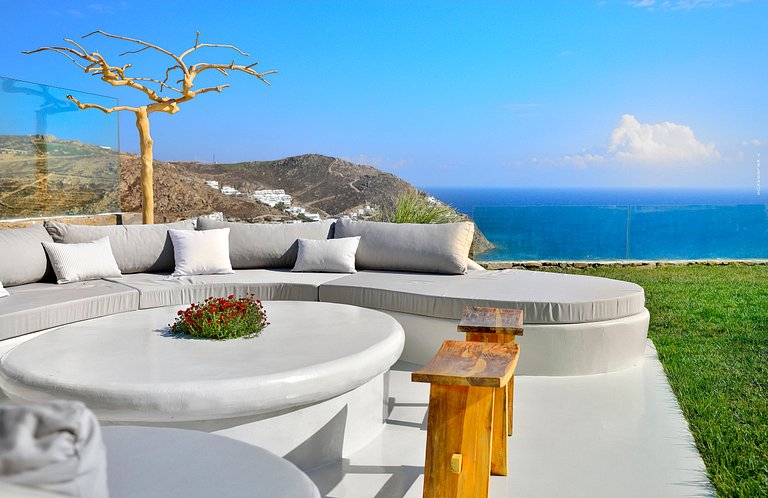 Cyc084 - Villa above Elia beach, Mykonos