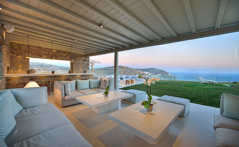 Cyc084 - Villa above Elia beach, Mykonos