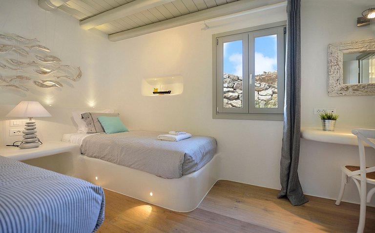 Cyc084 - Villa sobre la playa de Elia, Mykonos