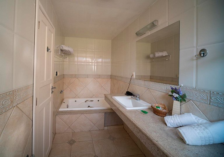 Ita004 - Hermosa casa en Itaipava para 24 personas