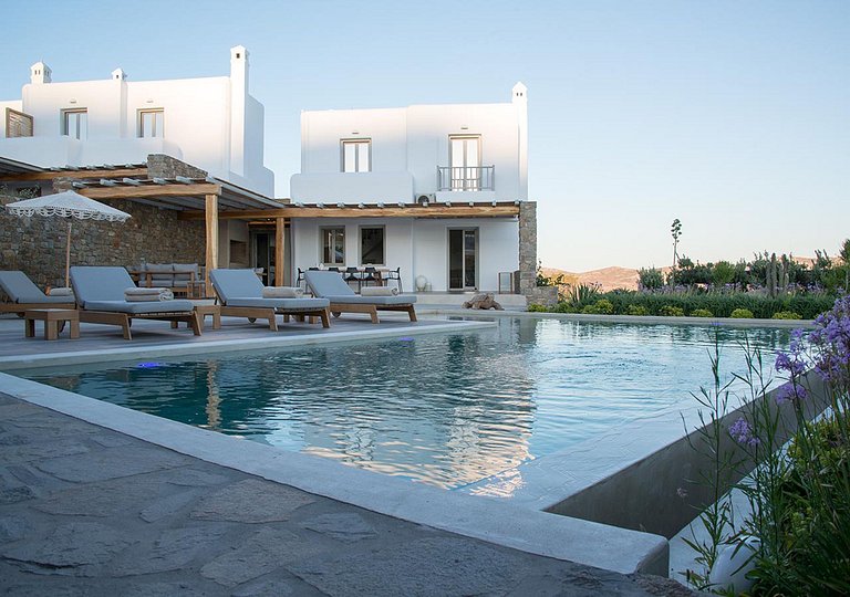Cyc092 - Luxury Villa with Infinity Pool and Sea Views in My