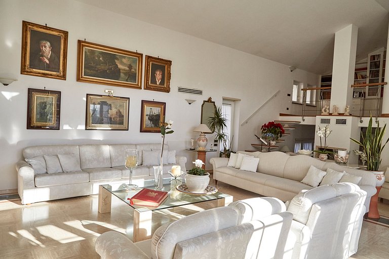 Cam008 - Luxurious Sorrento Villa