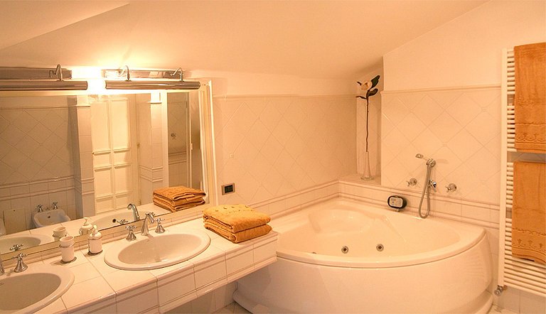 Cam008 - Luxurious Sorrento Villa