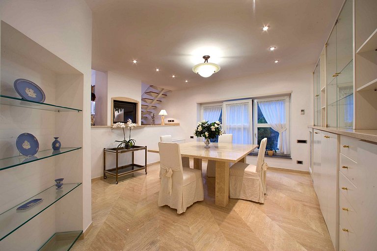 Cam008 - Luxurious Sorrento Villa