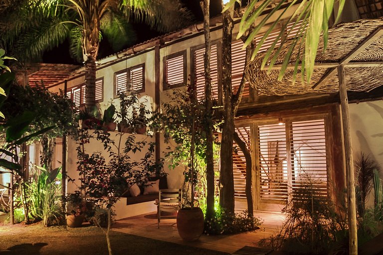 Bah072 - Charmosa casa a dois passos do Quadrado