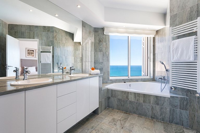 Alg004 - Villa contemporaine dans l'ouest de l'Algarve