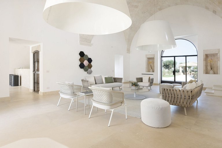 Pug004 - Luxurious modern vacation home, Puglia, Italy