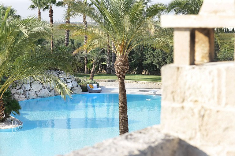 Pug004 - Luxurious modern vacation home, Puglia, Italy