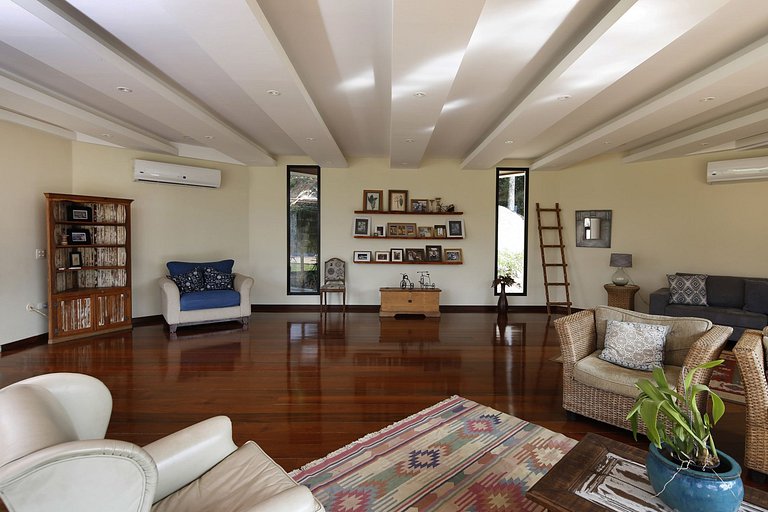 Rio068 - House in Gavea