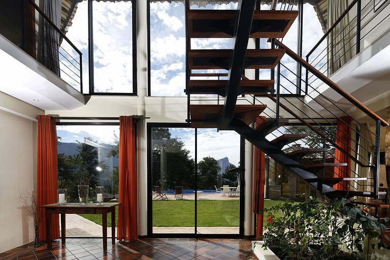 Rio068 – Villa com piscina e vista panorâmica