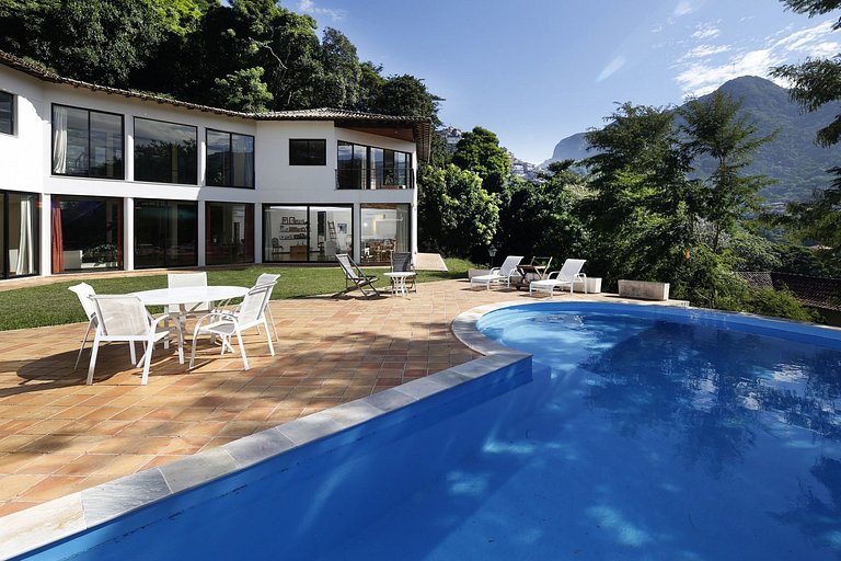 Rio068 - House in Gavea