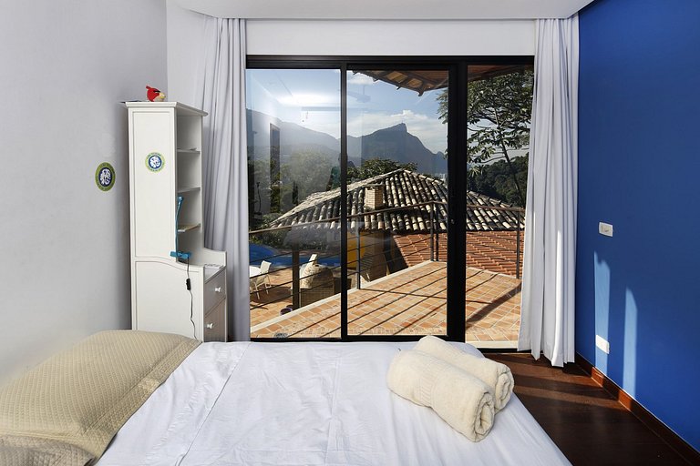 Rio068 - House in Gavea