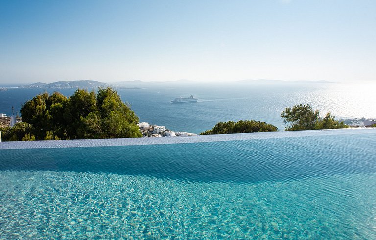 Cyc065 - Villa on a rocky hillside with overlooks Mykonos