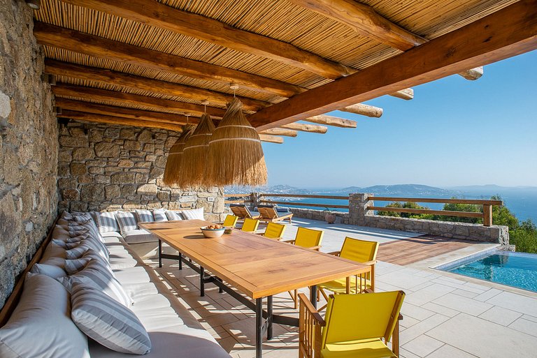 Cyc065 - Villa on a rocky hillside with overlooks Mykonos
