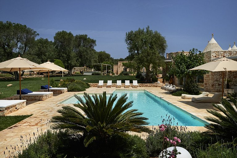 Pug012 - Splendid complex of unique countryside villas