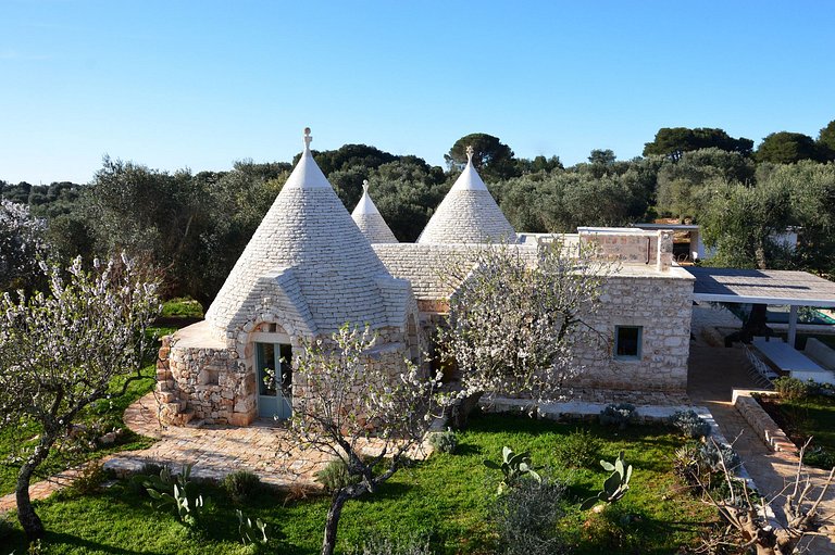 Pug012 - Splendid complex of unique countryside villas