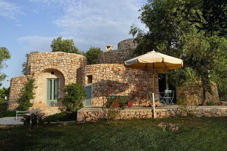 Pug012 - Splendid complex of unique countryside villas